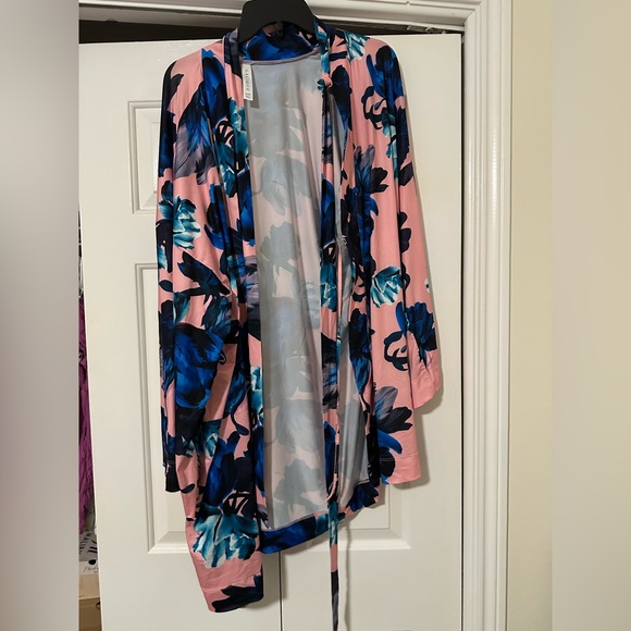 Printed Microfiber Robe - Picture 5 of 6